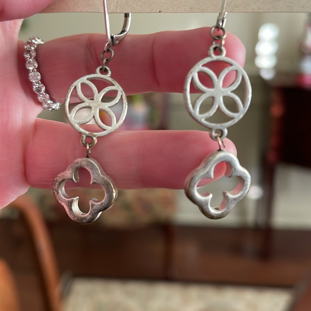 Silver dangle earrings - Picture 2 of 3